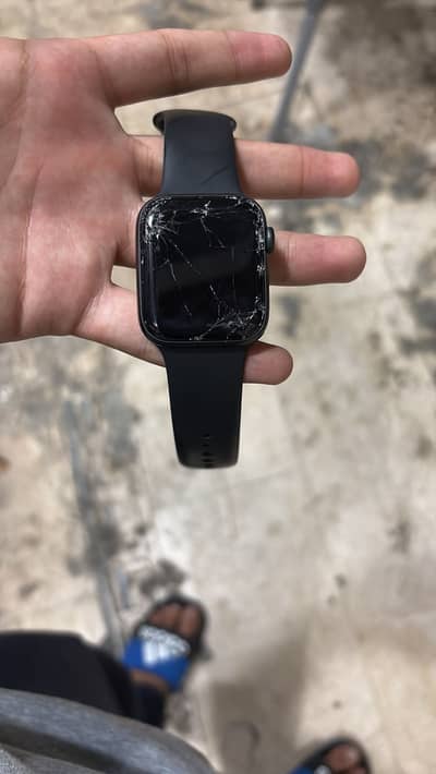 Only glass break and all ok watch battery 100 health