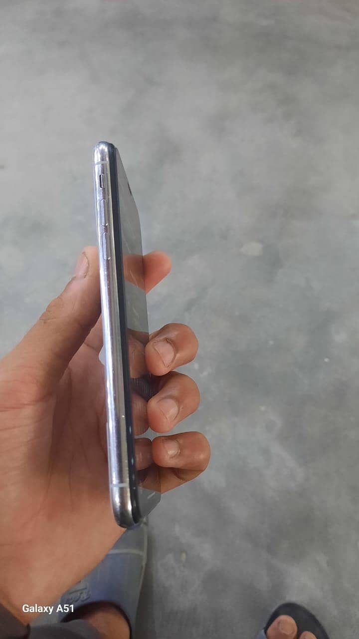 Apple iPhone X 5