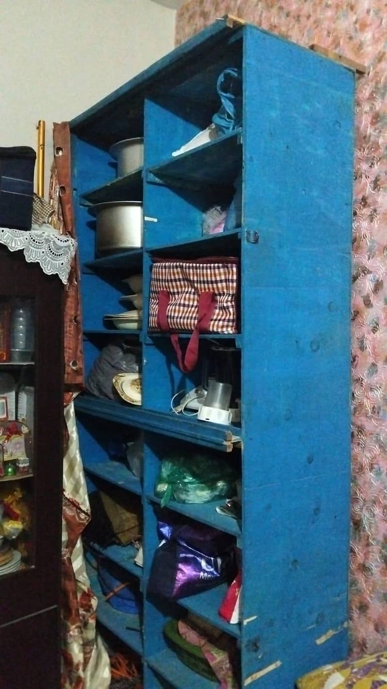 Cabinet 1