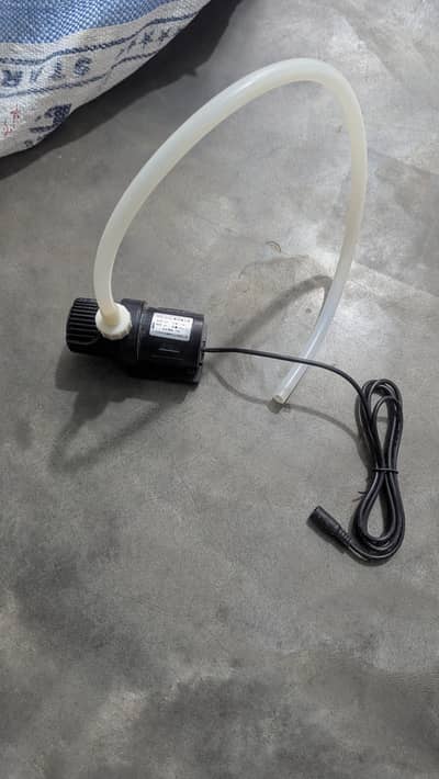 YOYO PLUS 24V DC Submersible Water Pump 500L/H – New Unused