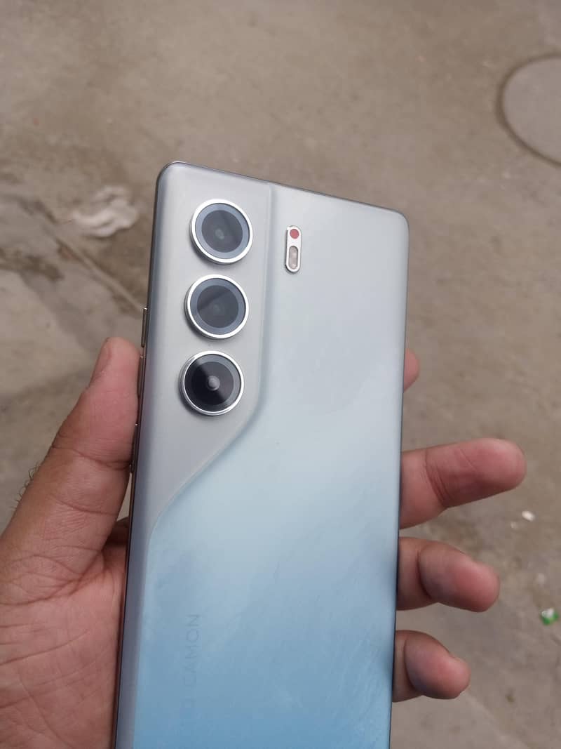Tecno CAMON 40 Pro 2