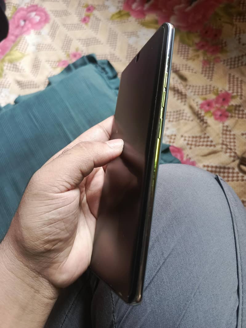 Tecno CAMON 40 Pro 4