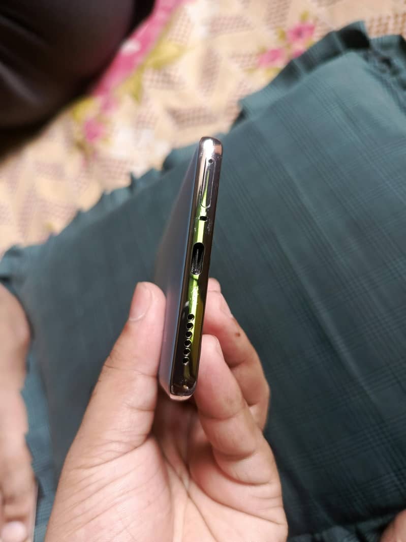 Tecno CAMON 40 Pro 7