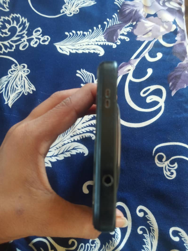 Apple iPhone 11 3