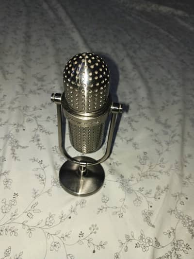 J. Vocal Perfume for Men – Vintage Microphone Bottle Description: