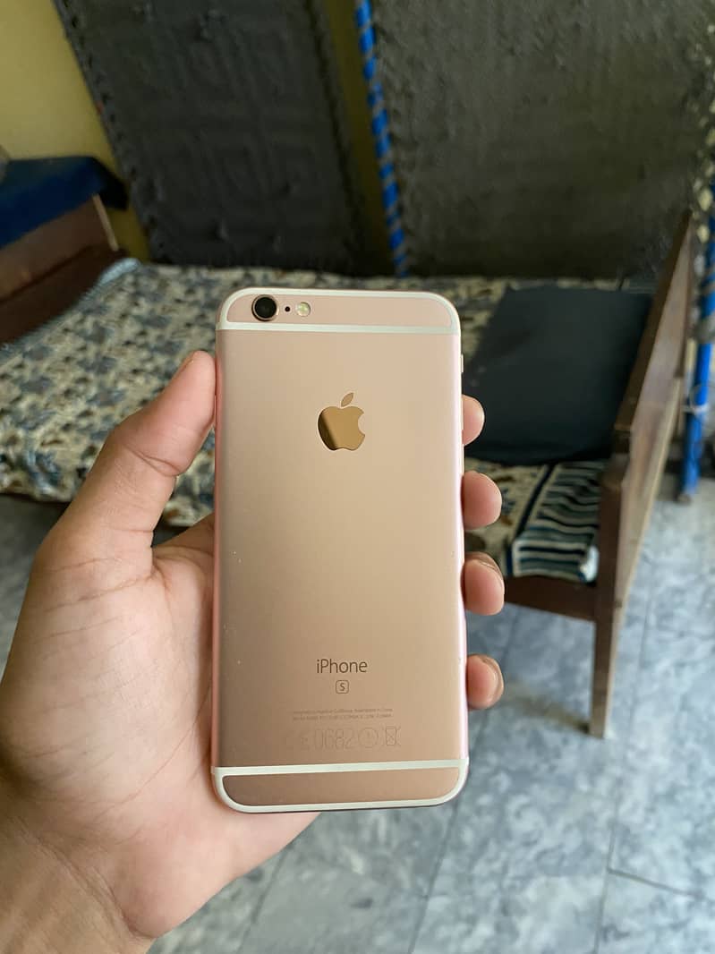 Apple iPhone 6S 4
