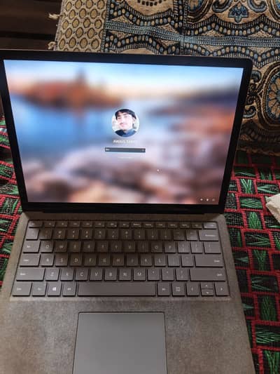 Microsoft Surface Laptop 2 Core i7 8th Gen