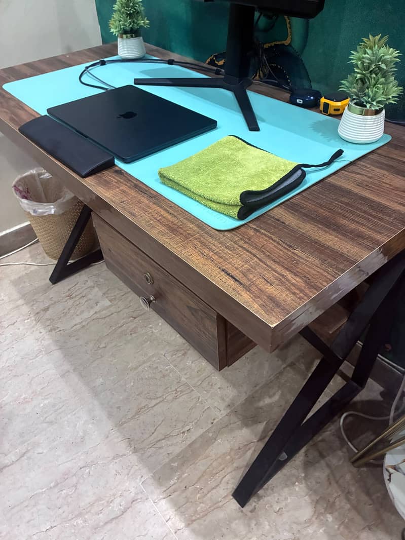 Office table 0