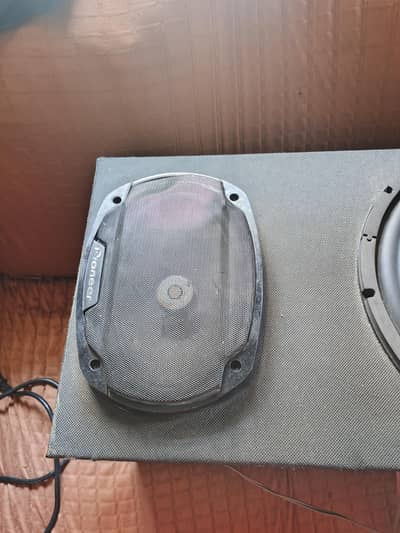 car sound system and amplifier