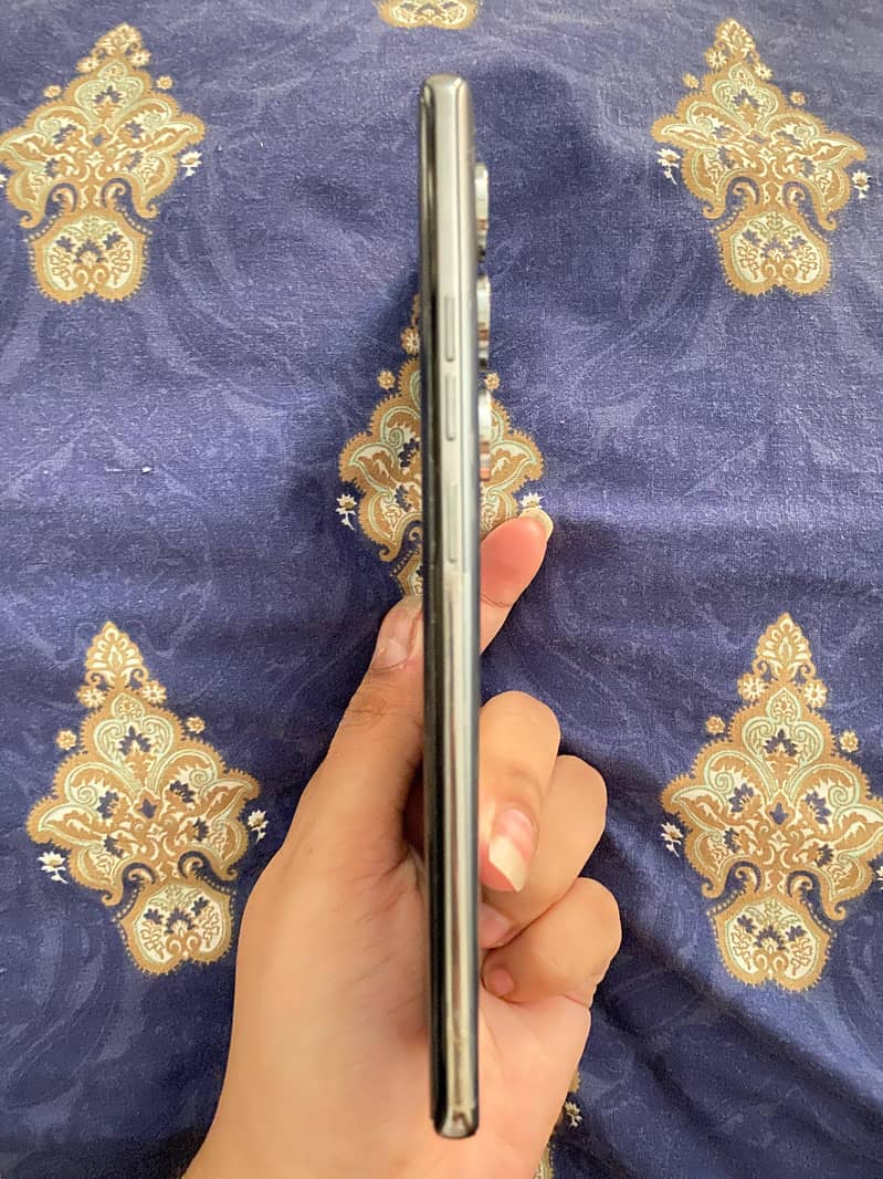 Tecno CAMON 40 Pro 4