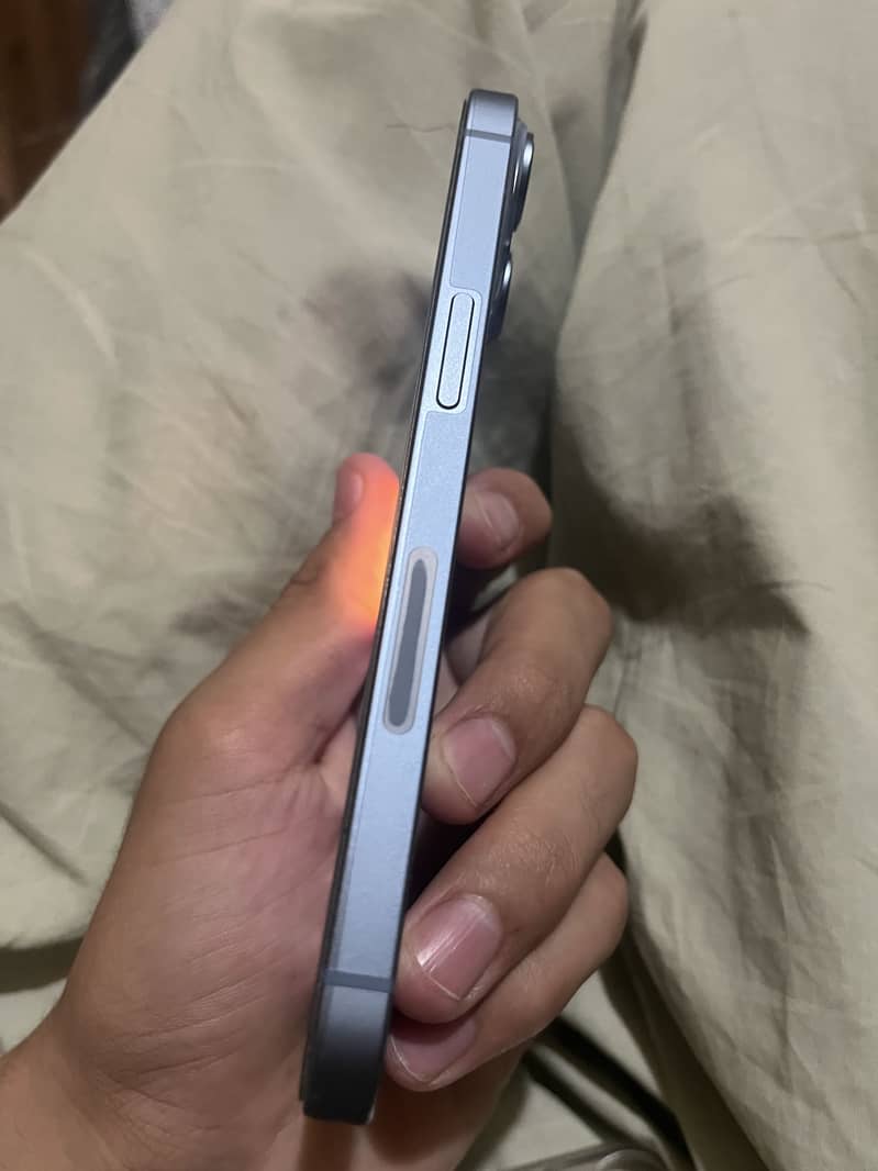 Apple iPhone 14 4