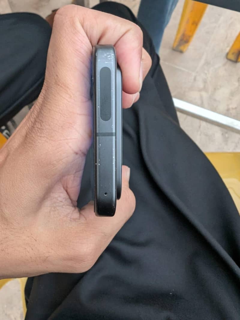 Google Pixel 9 5