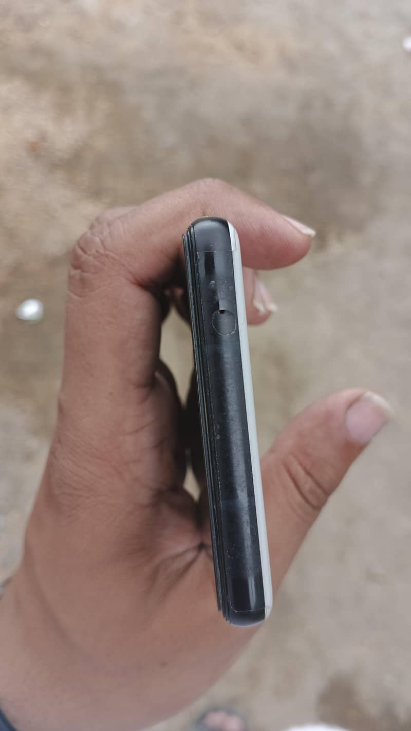 Google Pixel 6a 3
