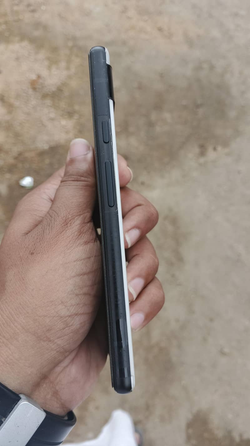 Google Pixel 6a 5