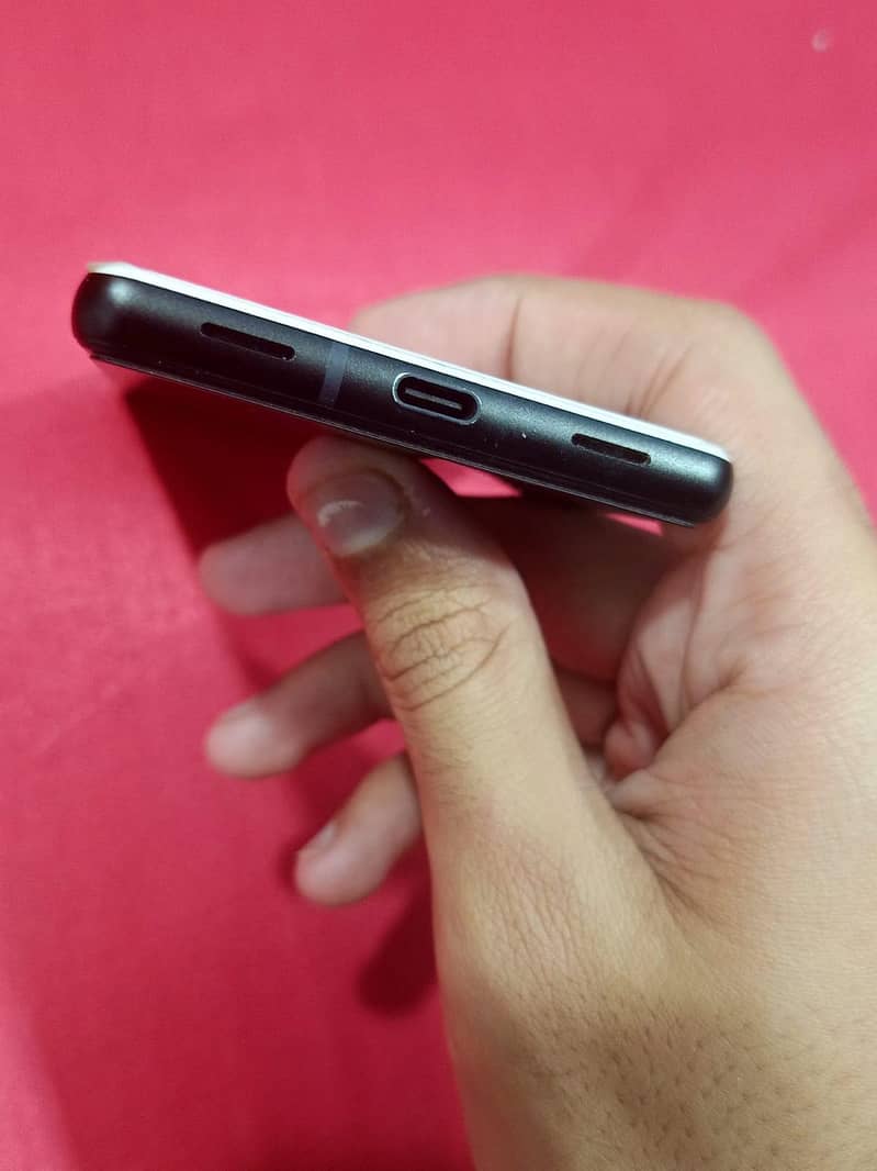 Google Pixel 6a 5