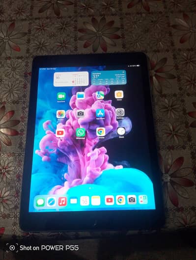 Ipad 6th Generation | 32 GB | 9.7" | Good Condition