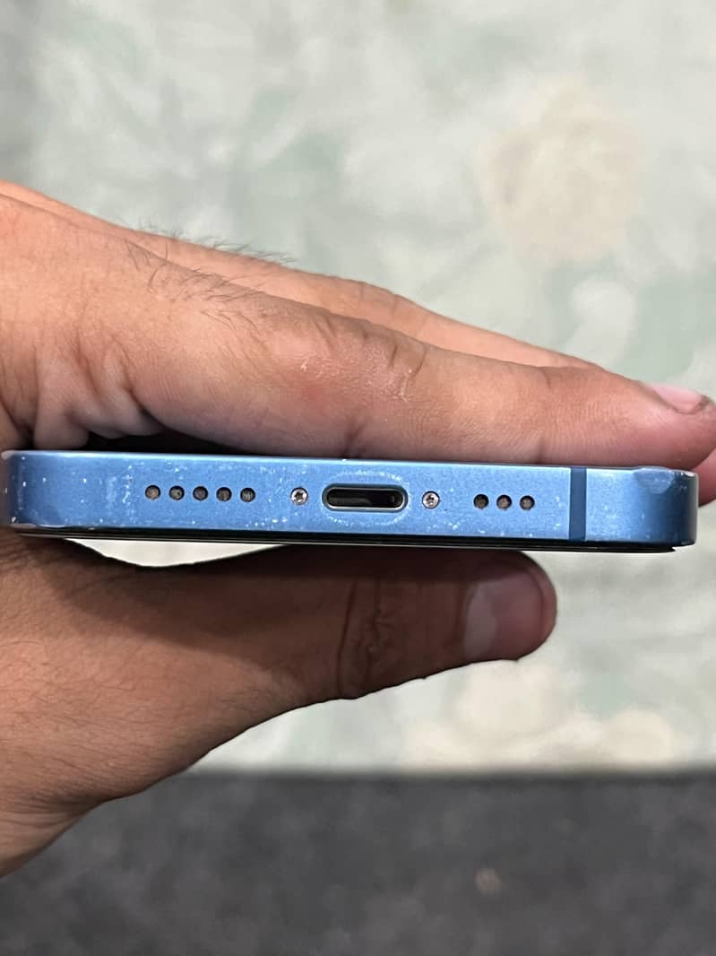 Apple iPhone 13 7