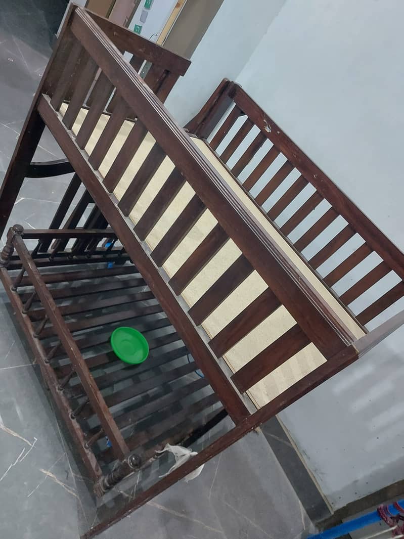 Swing(Ghula) & kids bed. 3