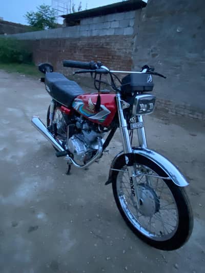 Honda CG 125 2014 model  -  Good Condition - Sarai Alamgir