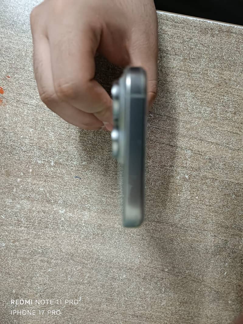 Apple iPhone 16 Pro 4