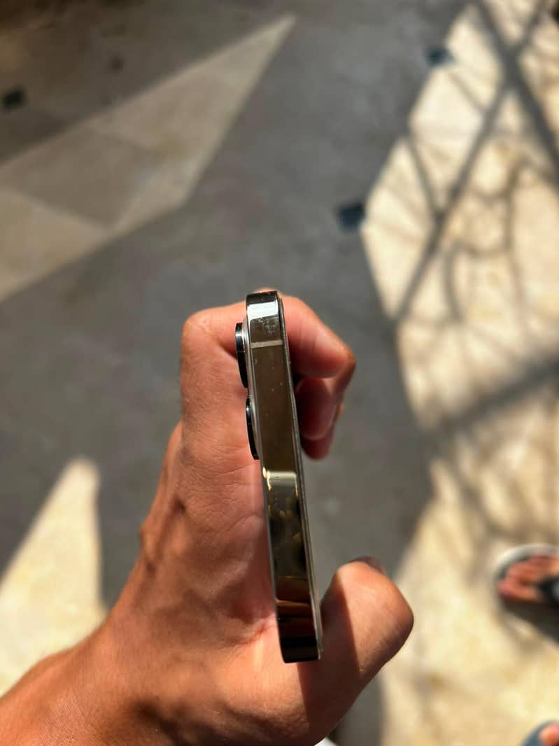 Apple iPhone 12 Pro Max 4