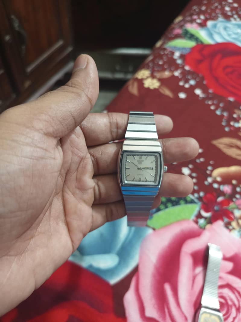 Seiko 5 6