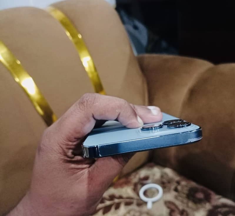 Apple iPhone 13 Pro Max 6