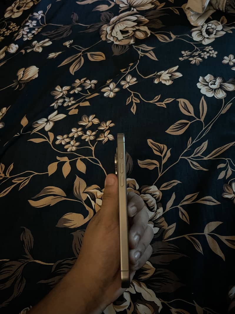 Iphone 15 pro max 2