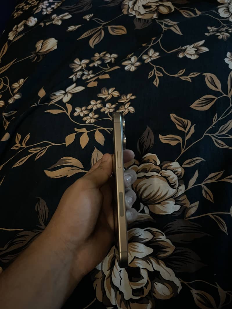 Iphone 15 pro max 3