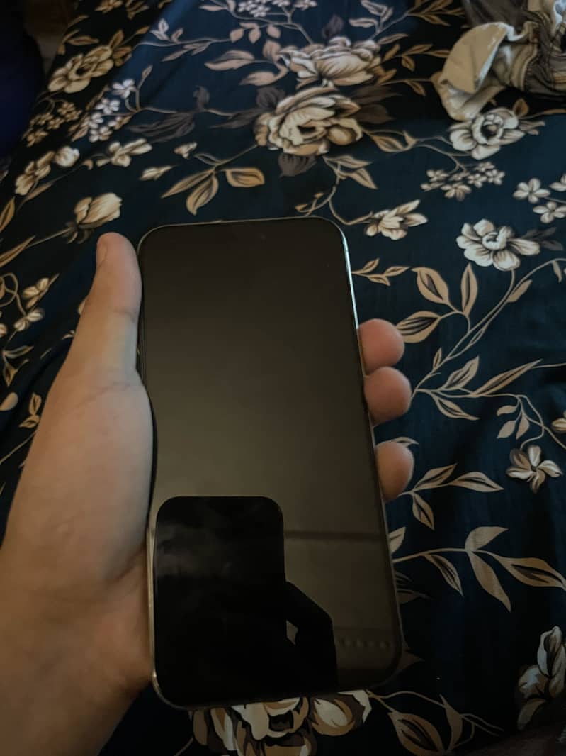 Iphone 15 pro max 7