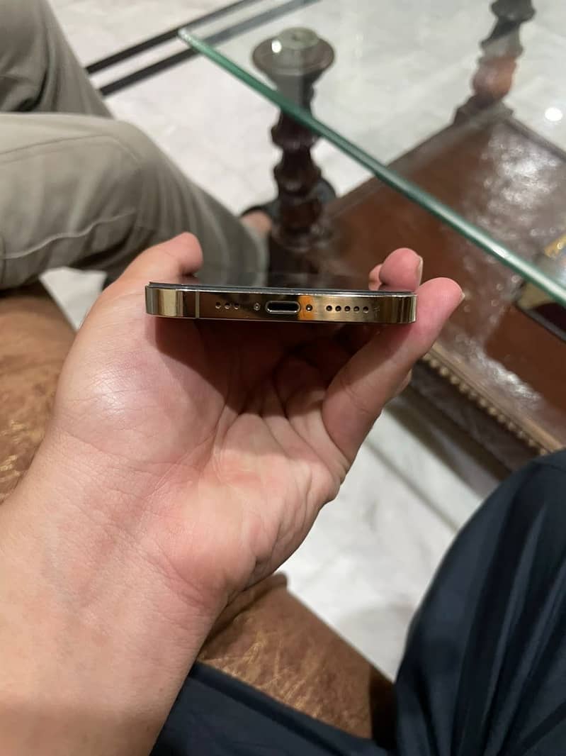Apple iPhone 12 Pro 4