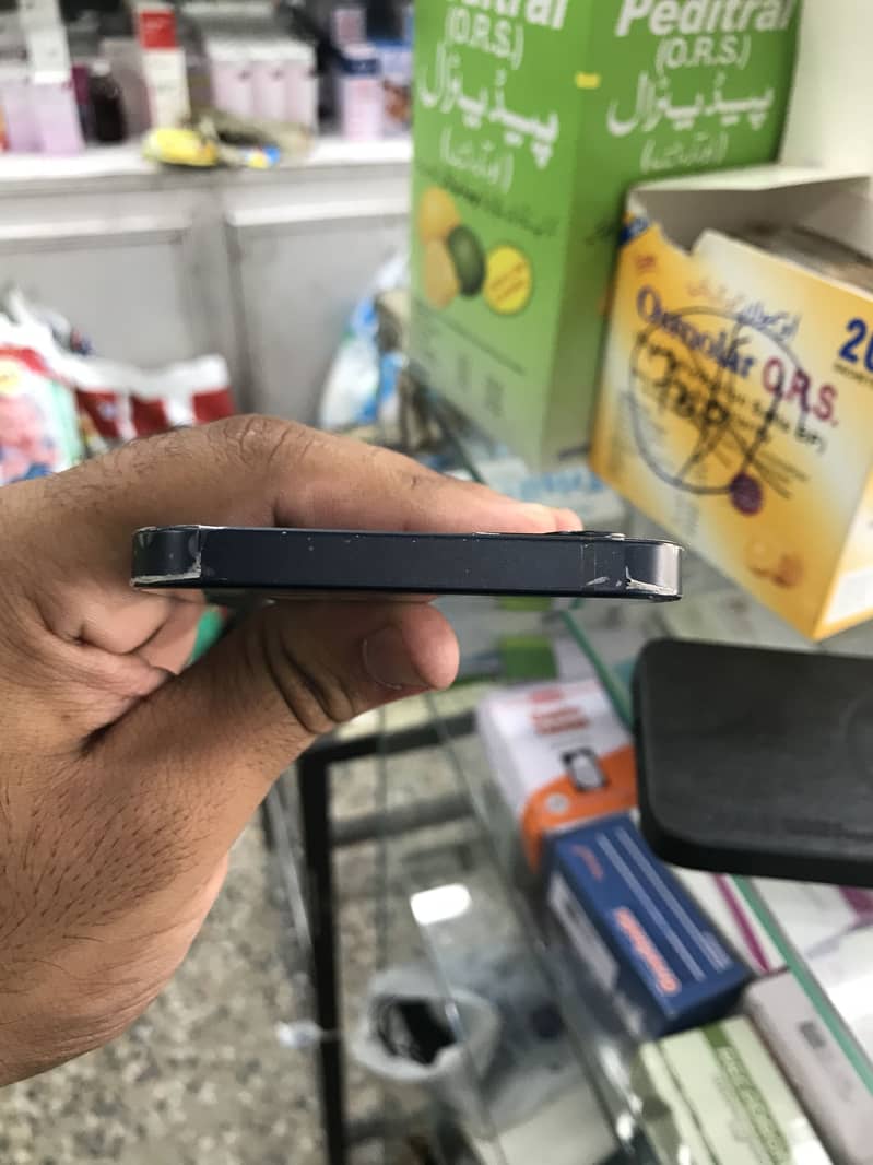 Apple iPhone 12 5