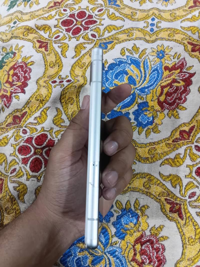 google pixel 7a 3