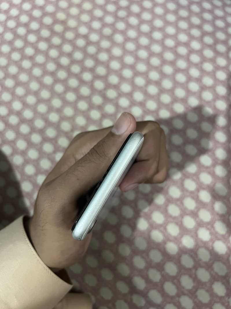 Apple iPhone SE 3