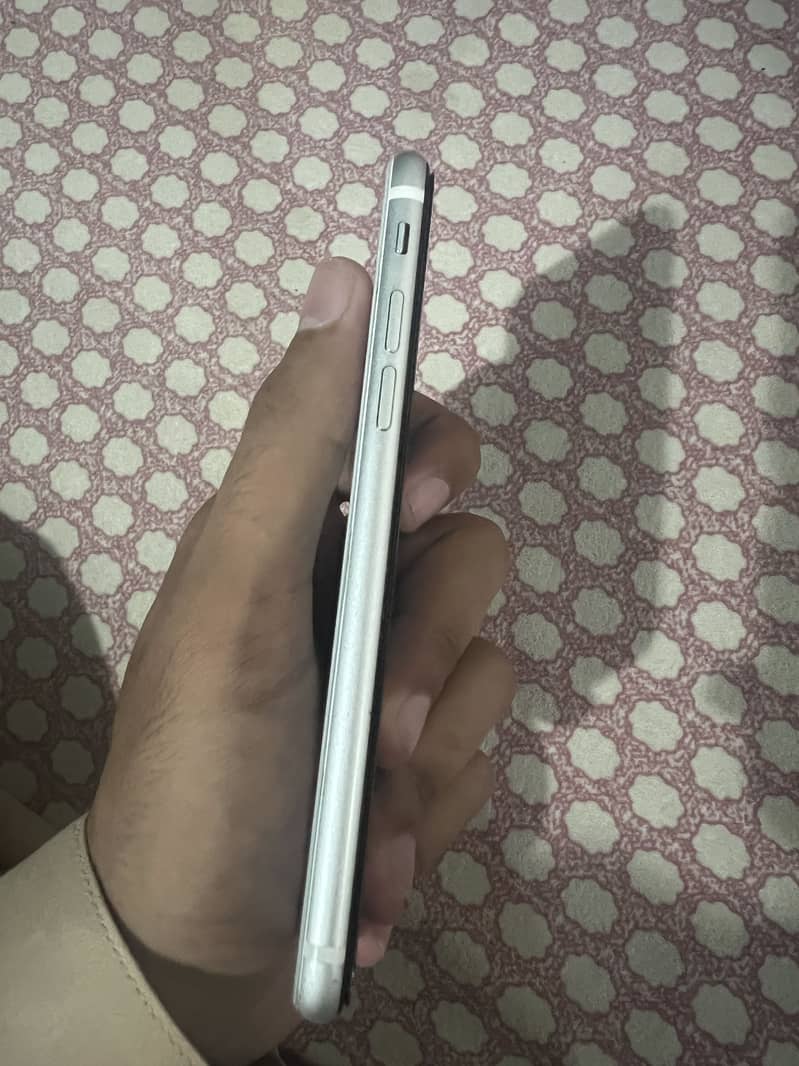 Apple iPhone SE 4
