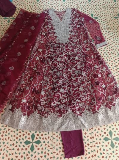 Beautiful Purple 3-Piece Formal Suit – Heavy Silver Embroidery
