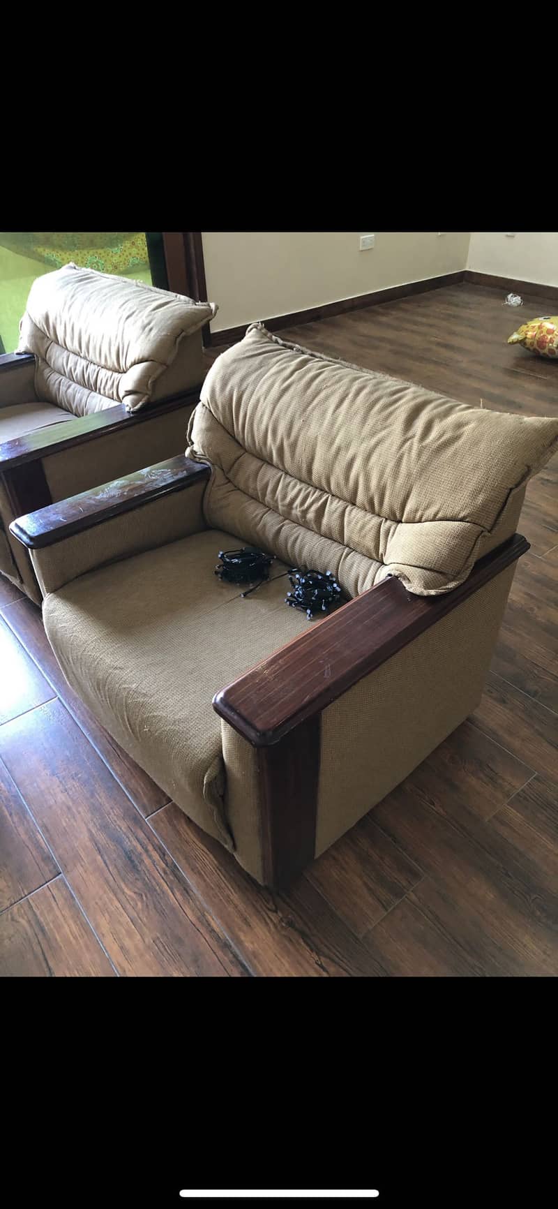 Used in good condition sofas 1