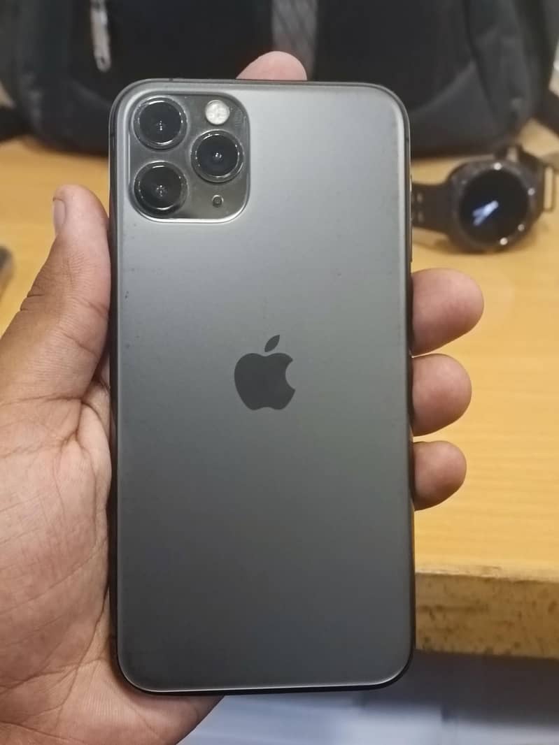 iPhone 11 Pro 4