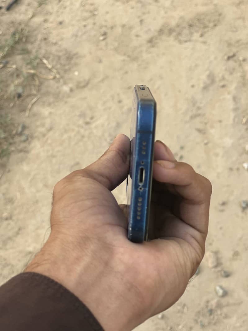 Apple iPhone 12 2
