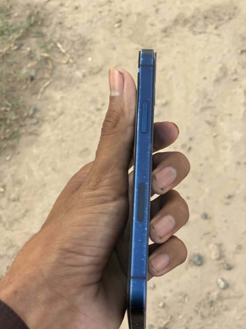 Apple iPhone 12 3