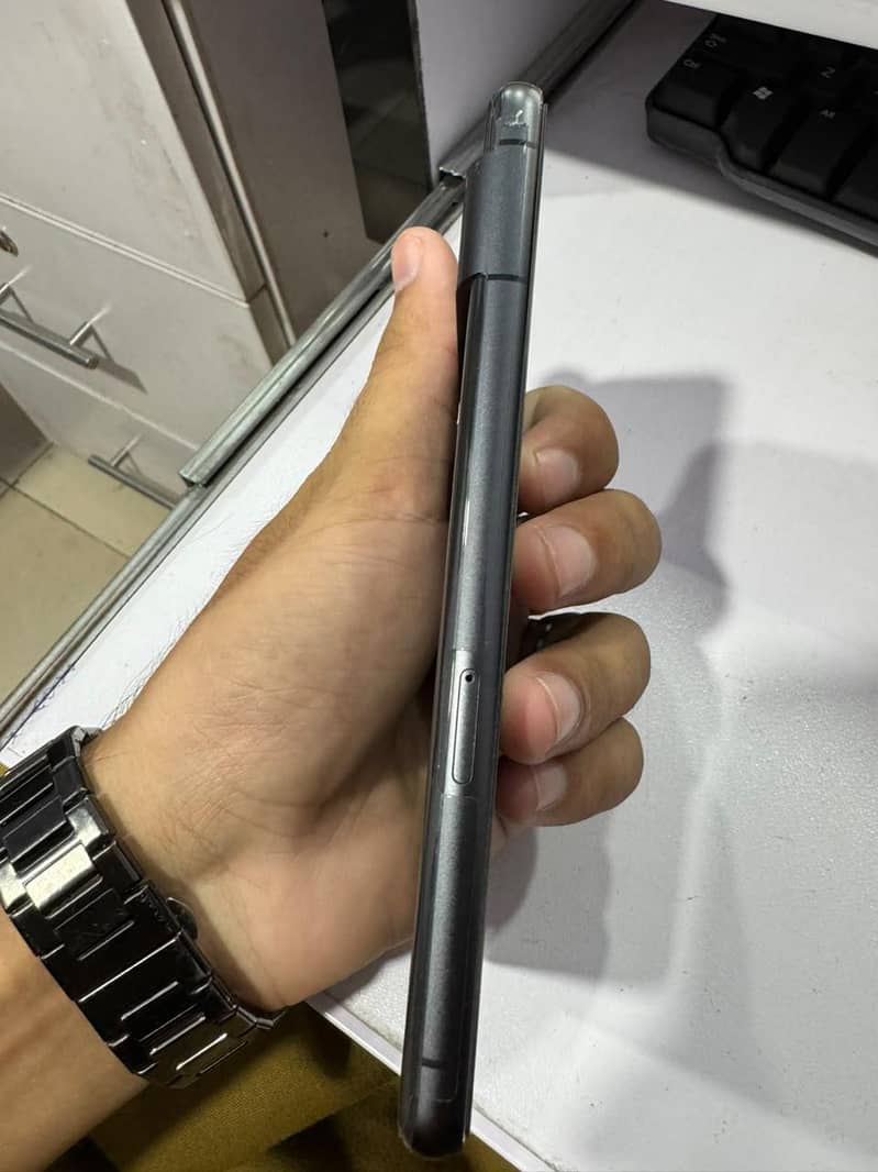 Google Pixel 7 4