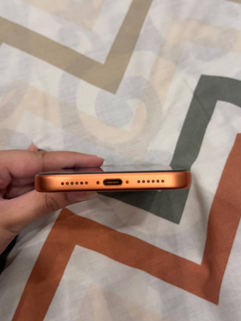 Apple iPhone 17 Pro Max 4