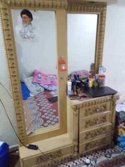 Dressing table with mirror and drawers
