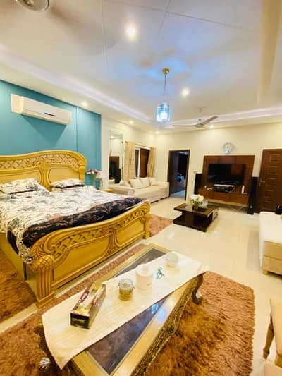GULBERG ESTATE OFFER,1 KANAL LUXURY HOUSE FOR RENT NEAR MAIN BOULEVARD GULBERG LAHORE