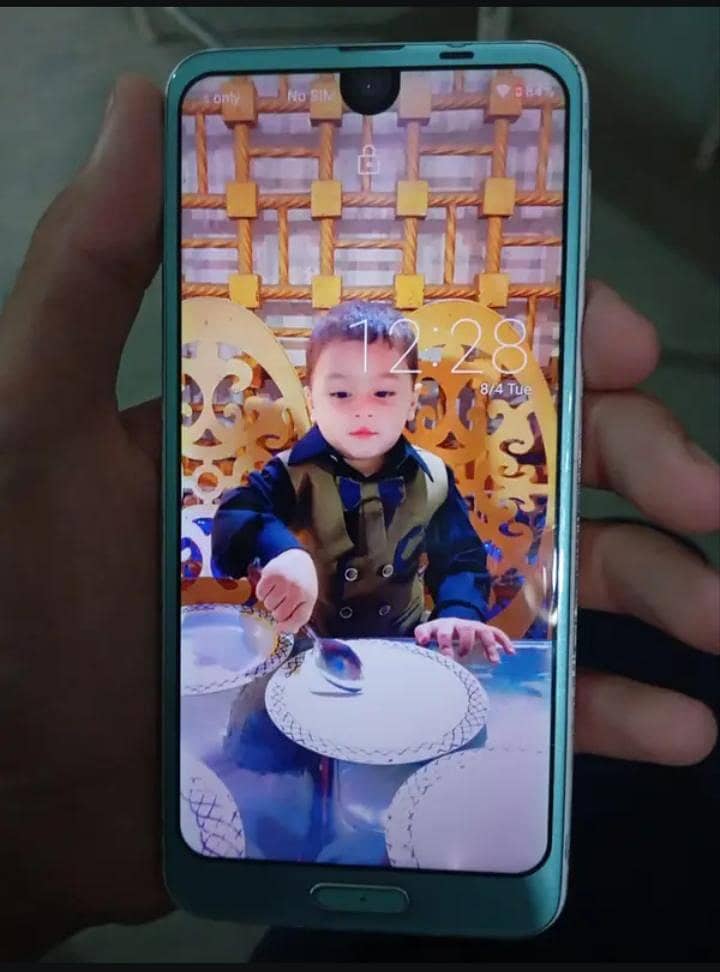 Sharp Aquos R2 1