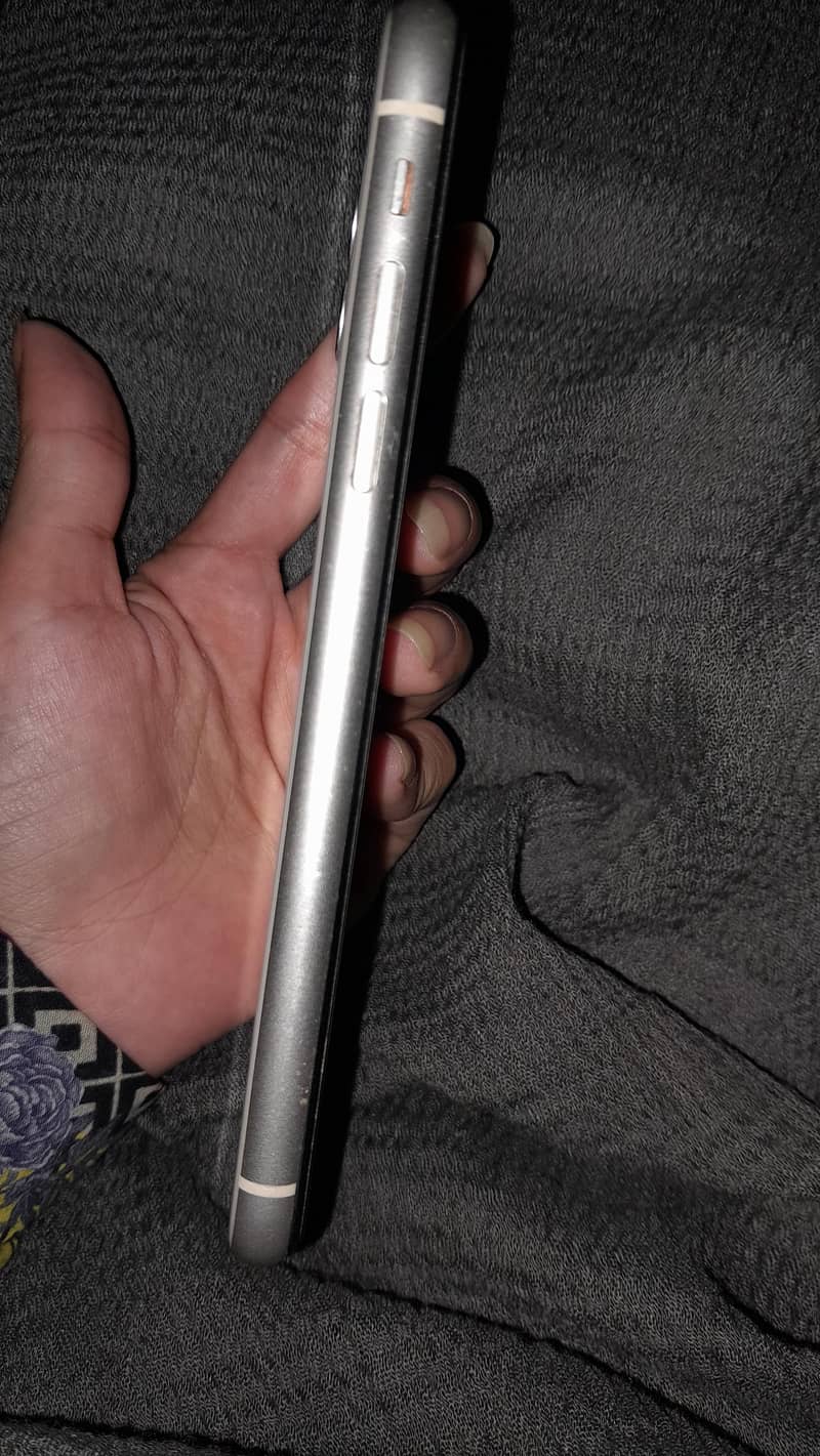 Apple iPhone 11 1