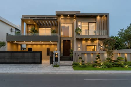 03 KANAL HOUSE ONLY 3 YEARS USED