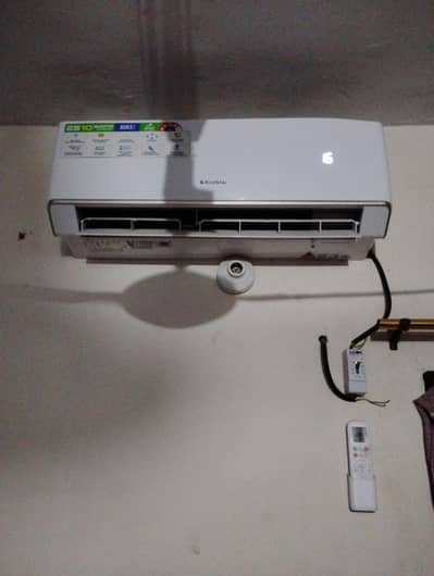 ye bilkul 8 month Chala hai aur is ki warranty be hai