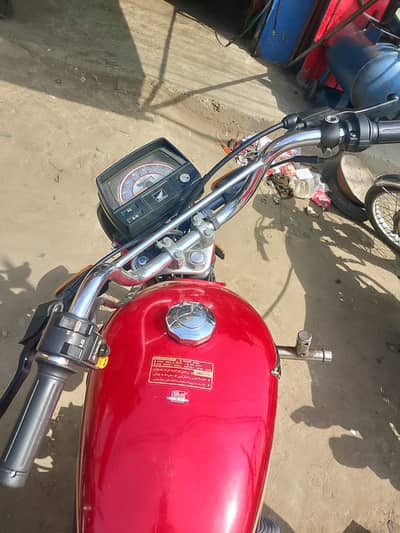 Honda CD 70 2025