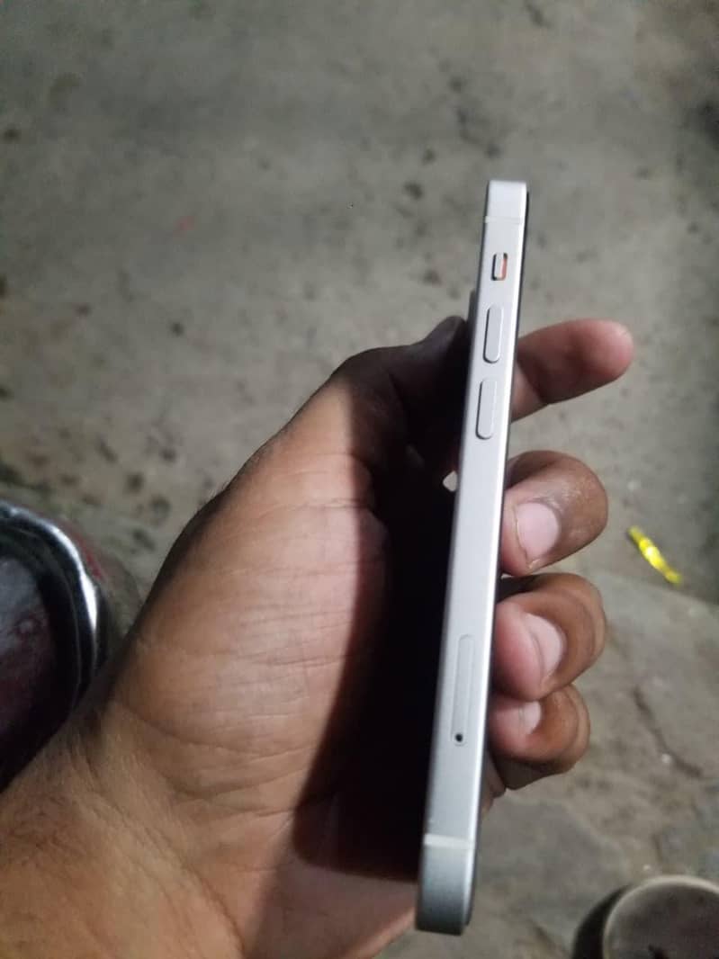 Apple iPhone 12 mini 1